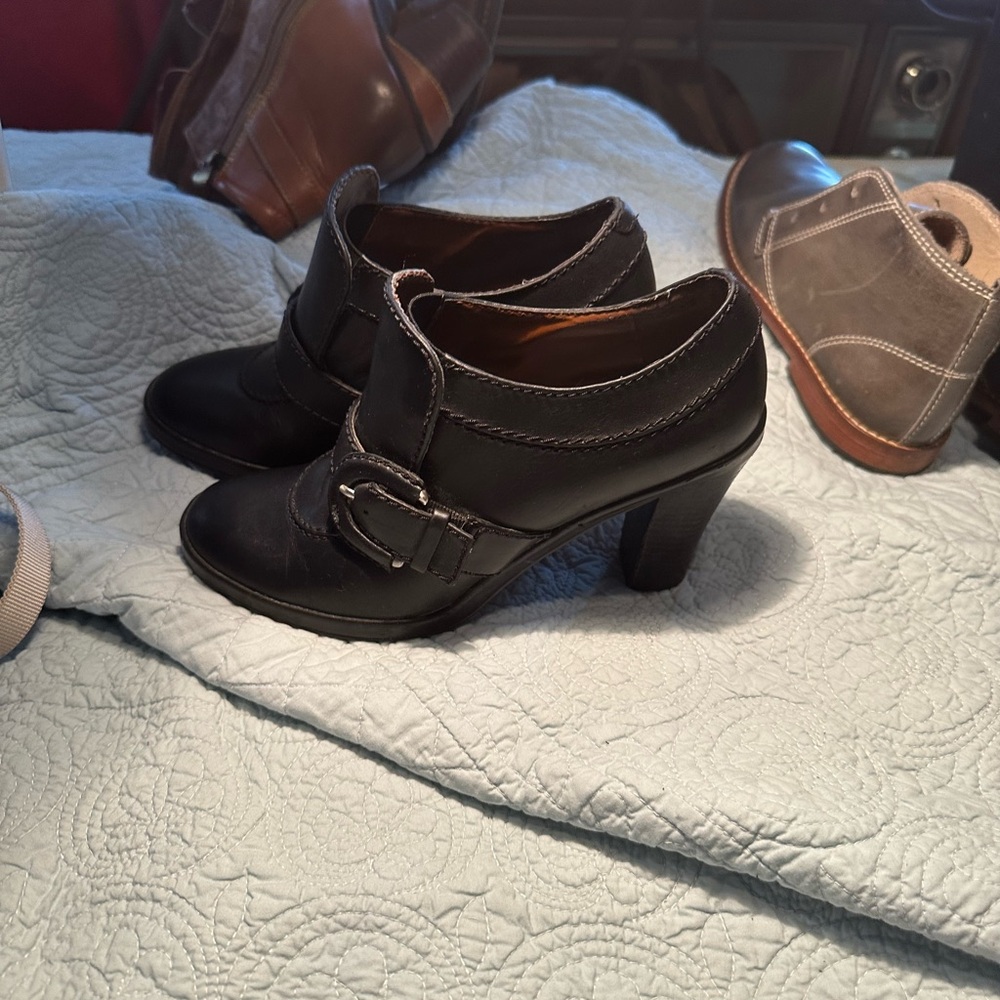 Vintage Tommy Hilfiger Heeled Loafers Sz 7 Chunky Heel Buckle Y2K Preppy Grunge